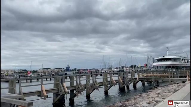 ПРИСТАНЬ И КОРАБЛИ НА БАЛТИЙСКОМ МОРЕ В ВАРНЕМЮНДЕ ГЕРМАНИЯ смотреть онлайн