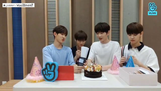 드리핀 (DRIPPIN) 창욱아 생일축하해🎉❤ | 연수생 에디션