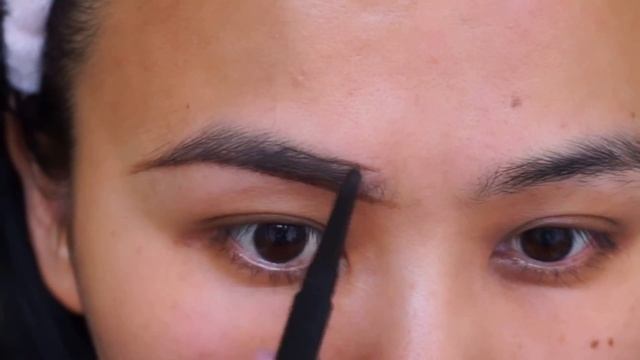 How to pluck your brows the right way | At Home Eyebrow Routine @titiscorner смотреть онлайн