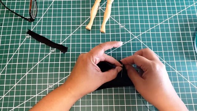 Doll clothes: DIY Rainbow High Doll Little Black Dress! How To Make Doll Clothes By Hand, Doll Dres смотреть онлайн