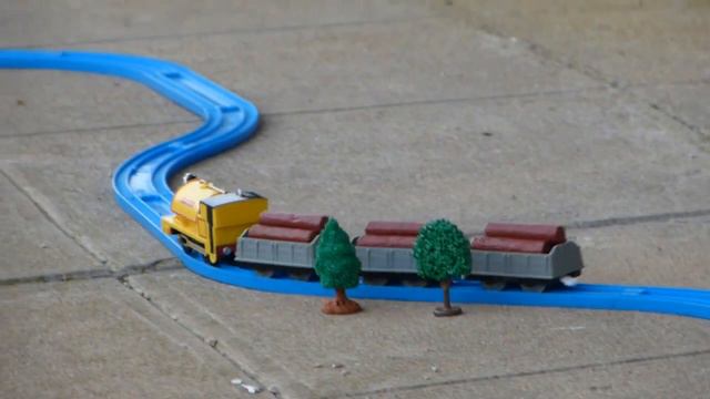 プラレール Tomy Thomas - Thomas, Diesel and Proteus at Liernais station, Burgundy. [HD] смотреть онлайн