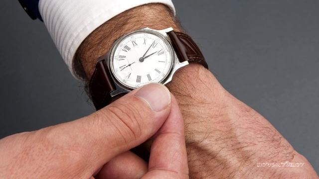 ПОЧЕМУ ЧАСЫ НОСЯТ НА ЛЕВОЙ РУКЕ? смотреть онлайн