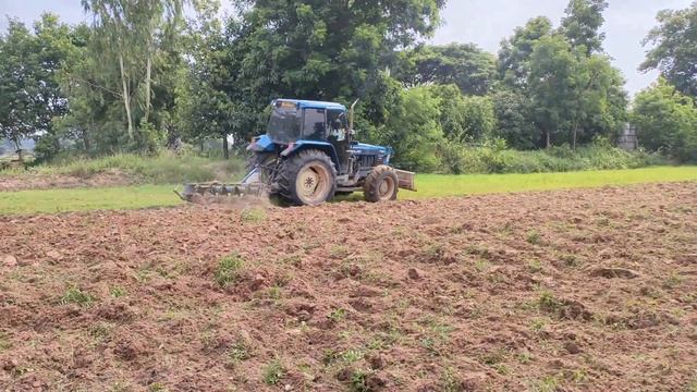 FORD 7740 NEWHOLLAND สี่สูบเทอร์โบ110 แรง รับจ้างไถไร่ละ250 งานนี้เจ้าของนาชอบใจ смотреть онлайн