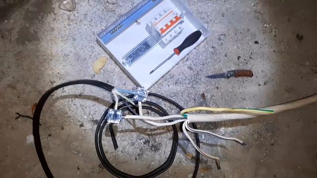 2-х этажный дом из теплоблока за сезон. Часть 24. Подключение эл-ва смотреть онлайн