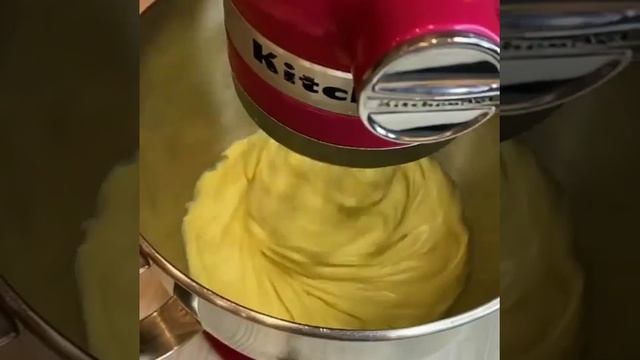ФИСТАШКОВОЙ ВЗБИТЫЙ КРЕМ? смотреть онлайн