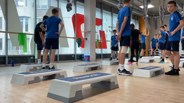 Step+Stretching, 19.12.2021, Группа на 14.00,2007 год. ДЮСШ-11 смотреть онлайн