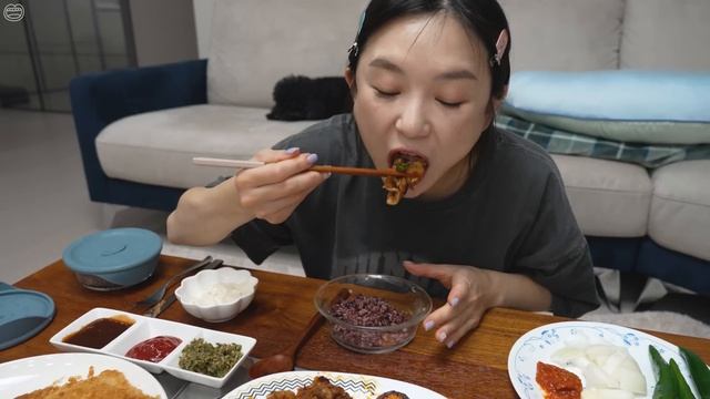 Real Mukbang:) Korean Home Food ☆ Spicy Stir-fried Pork, Pork Cutlet, Fish Cutlet, Ssambap?ㅣ집밥