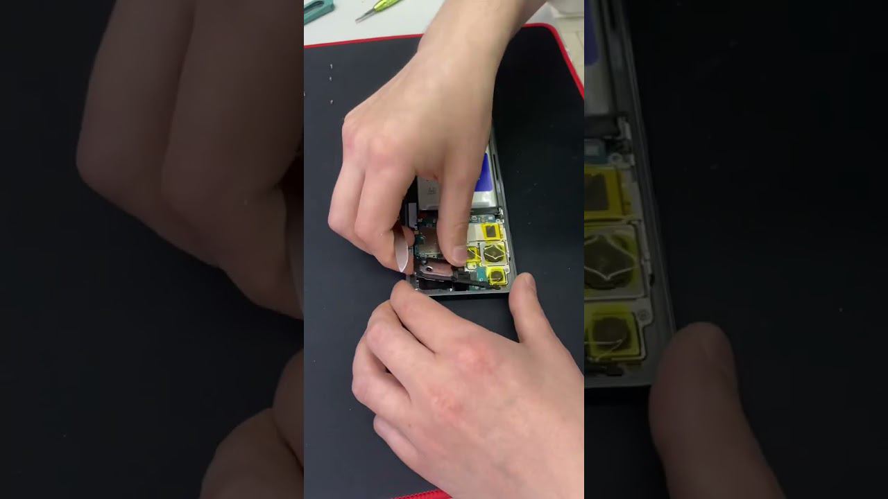 Замена экрана(дисплея) на Samsung s23 Ultra. #ремонттелефона #ремонтSamsung #ремонтhuawei смотреть онлайн