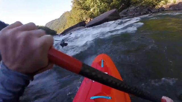 Lower New River in a Pyranha Scorch X смотреть онлайн