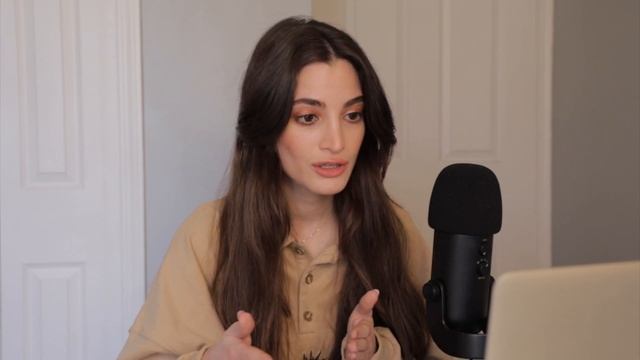 Khloe Kardashian Unedited Photo, Photographers React - Light Muse Podcast #11 смотреть онлайн