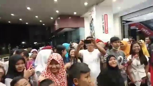 "Begal "by dr Ferdinand ,Raja Sawer berbagi di akhir tahun 2018-2019...Jakarta Indonesia смотреть онлайн