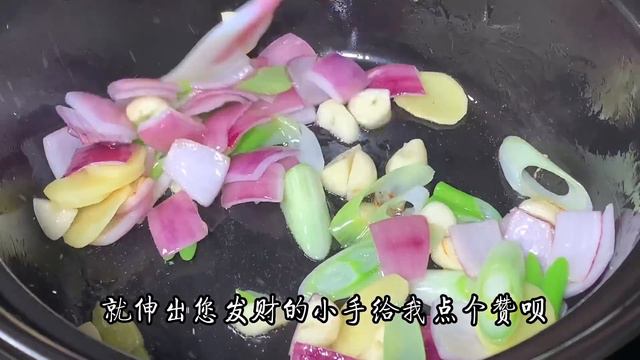 廣東人的懶人版「豉油雞」家常做法，肉質鮮嫩，光澤鮮艷，美味 【阿朝哥美食】#豉油雞 #雞料理 #雞做法 смотреть онлайн
