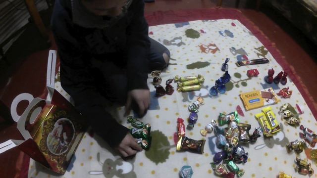 Vlog 16 12 2019 обзор подарка с работы мужа