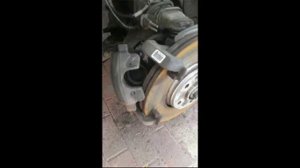 замена передних тормозных колодок на ситроен С5