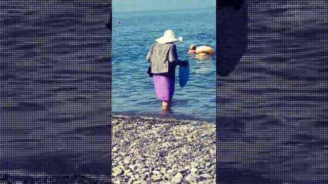 МАСКИ И ПЕРЧАТКИ на ПЛЯЖЕ.ПРИКОЛ. смотреть онлайн