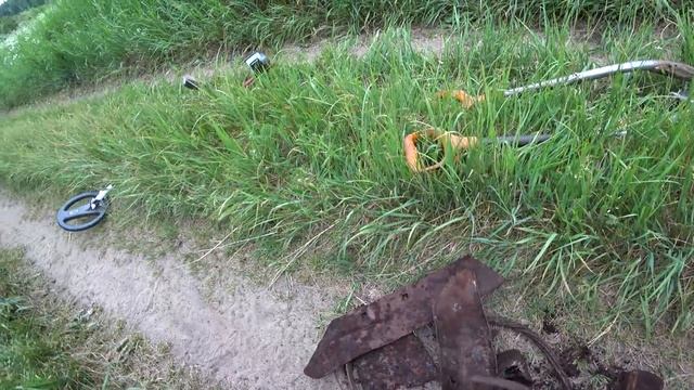 Дожди! Жара! Мухи! Но Мы Ядрёные Копаем- Металл в Любую Погоду!!! смотреть онлайн