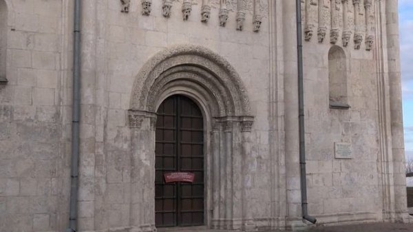 Поездка во Владимир с Вадимом Валентиновичем Нарциссовым. Дмитриевский собор 12-й век. вар-т 2.mp4