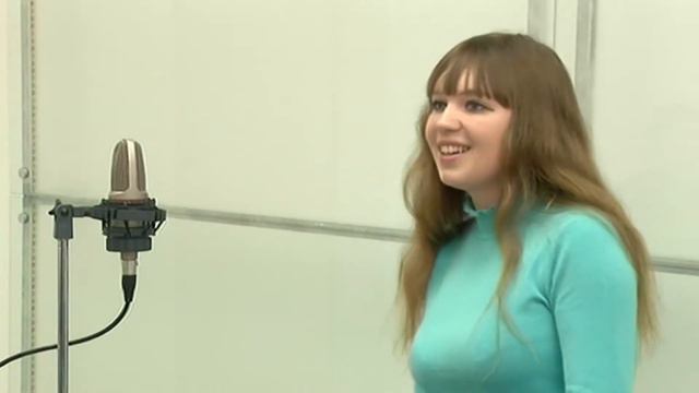 Анна Гавриловская. Песня "А снег идет". ("Мои 18 минус") смотреть онлайн
