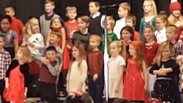 2017 Vogel Elem Christmas Program, Kindergarten and Choir, Easton Varden смотреть онлайн