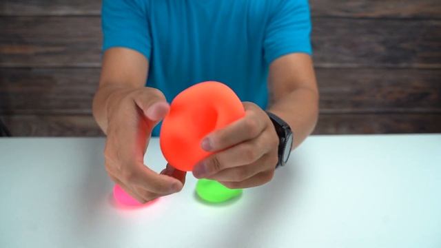 Stretchy Dough Ball Unboxing and Review смотреть онлайн