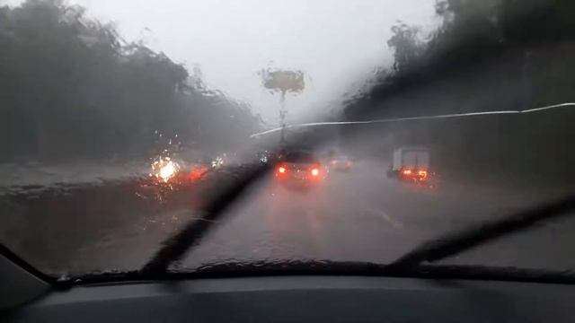 Понедельник. Уфа. Заплыв.(2) смотреть онлайн