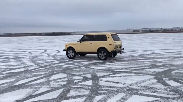 Нива на льду.ВРР смотреть онлайн