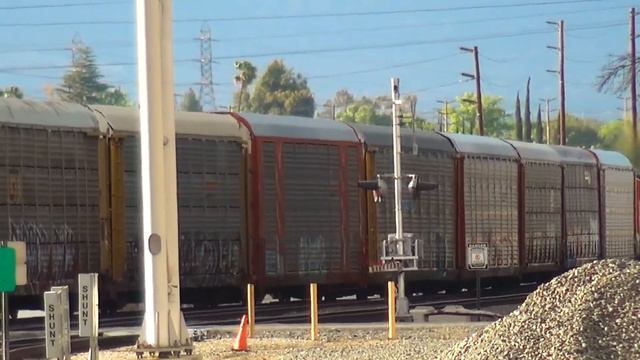 Riverside CA Railfanning May 2020 Part 2 смотреть онлайн