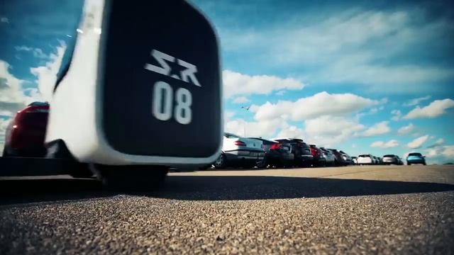 Роботизированная парковка в аэропорту Лиона смотреть онлайн