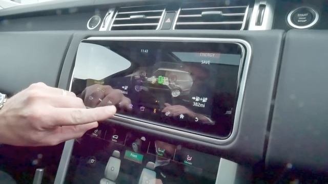 This 2018 Range Rover Is Loaded With Tech | Range Rover P400e PHEV Review