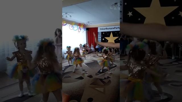 Танец малышей. Ясли. "ДО.РЕ.МИ" Детский сад 384. Г. Харьков смотреть онлайн