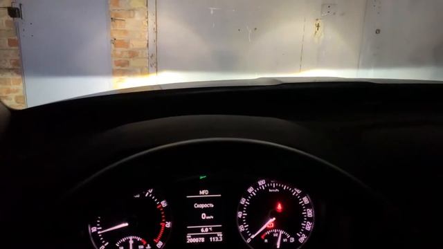 Skoda Octavia A5 FL dashboard demonstration and active xenon смотреть онлайн