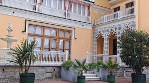 Петергоф Александрия в погожий сентябрьский день