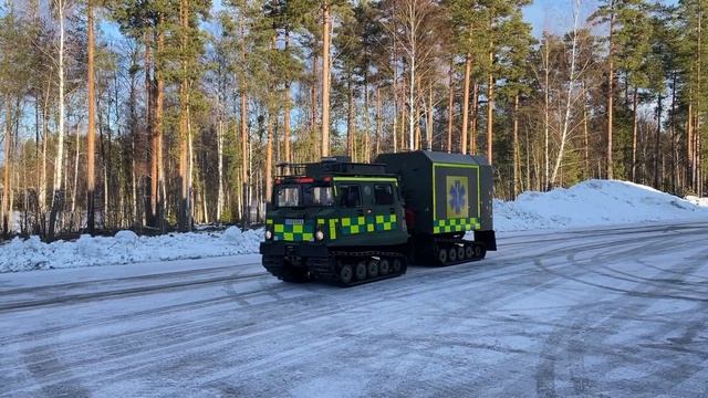 Köp Bandvagn Hägglunds BV206 sjukvårdsvagn på Klaravik