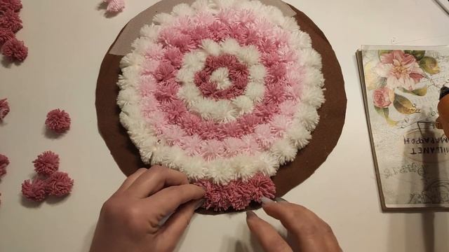 Смастерила очень нежный коврик из остатков пряжи. Покажу, что получилось смотреть онлайн