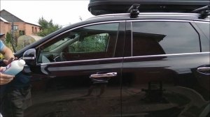 Как быстро и легко помыть чёрную машину без пятен и разводов