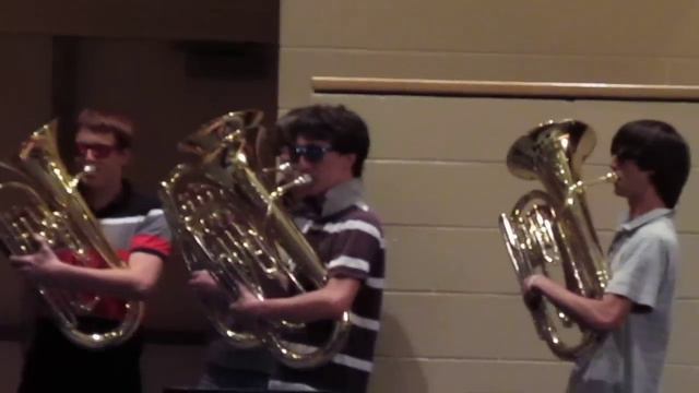 UHS Baritones playing What Makes You Beautiful смотреть онлайн