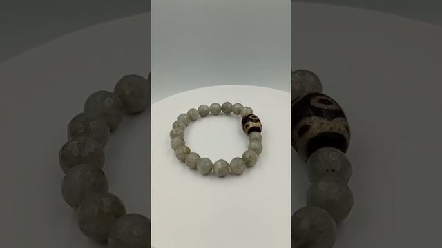 3 Глаза - Цветок лотоса бусина Дзи (браслет лабрадор) смотреть онлайн