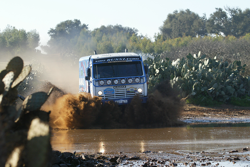 К 30-летию команды. 15 Золотых Дакаров «КАМАЗ-мастера». Год 2004-й. смотреть онлайн