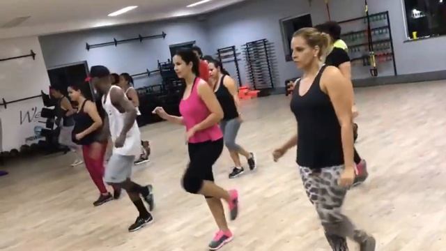 Me Toca - Badoxa - Coreografia - Zumba - (Kizomba) - Cia Ubithi смотреть онлайн