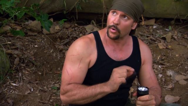 Joe Makes Fire Out Of A Flashlight's Fuse To Cook His Catch | Dual Survival смотреть онлайн
