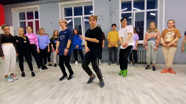 Танцы в Череповце с Алёной Белановой | Tierra Whack - CLONES | Танцевальный Центр ЭЛЕФАНК смотреть онлайн