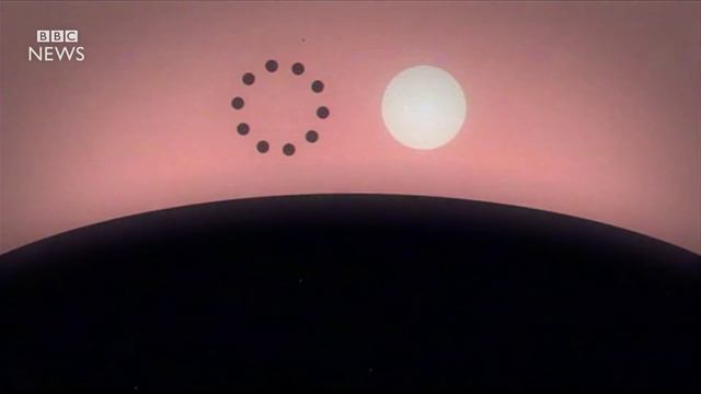 Stephen Hawking explains black holes in 90 seconds - BBC News смотреть онлайн