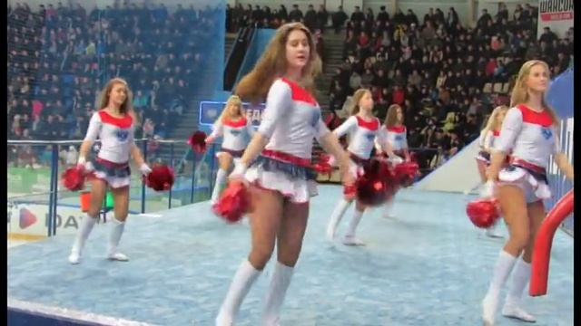 Группа поддержки на матче смотреть онлайн