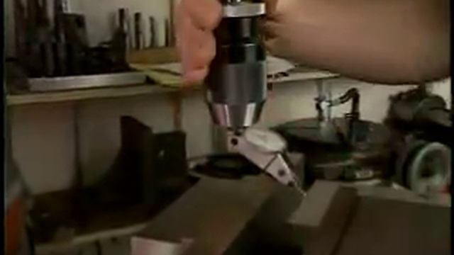Essential Machining Skills: Working with a Milling Machine, Part One смотреть онлайн