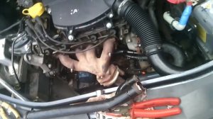 Замена трубки помпы Рено Логан