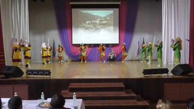 Ансамбль "Счастливое детство" - танец " У родника". Очаг мой - родной Дагестан. смотреть онлайн