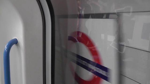 Full Journey On The Victoria Line From Walthamstow Central to Brixton смотреть онлайн