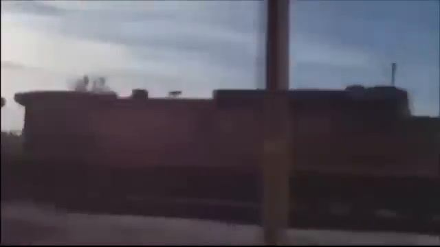 Поезд снес грузовик смотреть онлайн