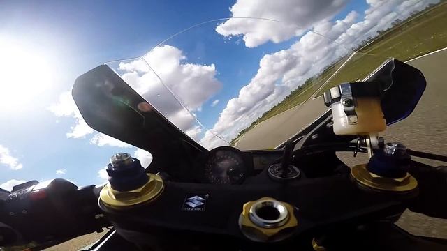 TT Assen, Trackday Suzuki GSXR 750 K5 смотреть онлайн