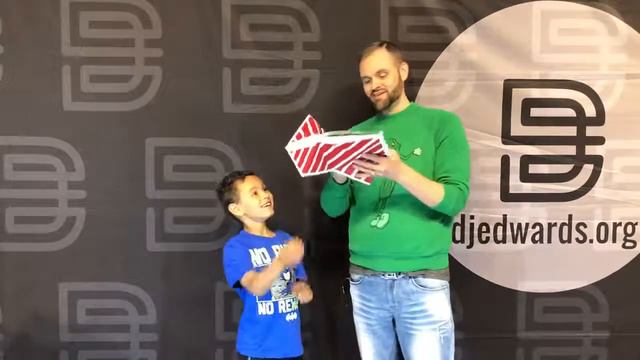 Bongo Hat Magic Trick смотреть онлайн